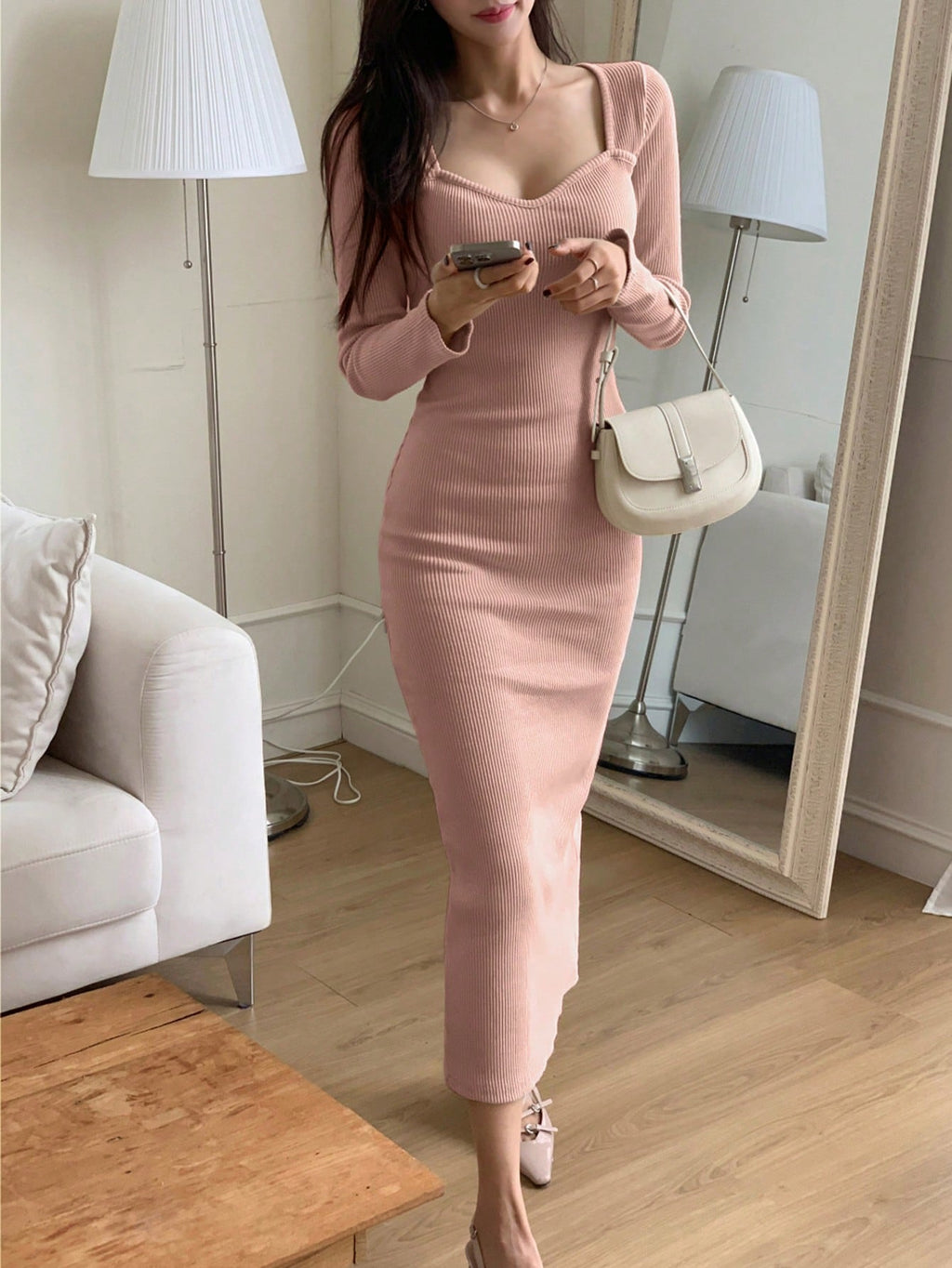 Vestido Midi Envolvente de Gola Quadrada