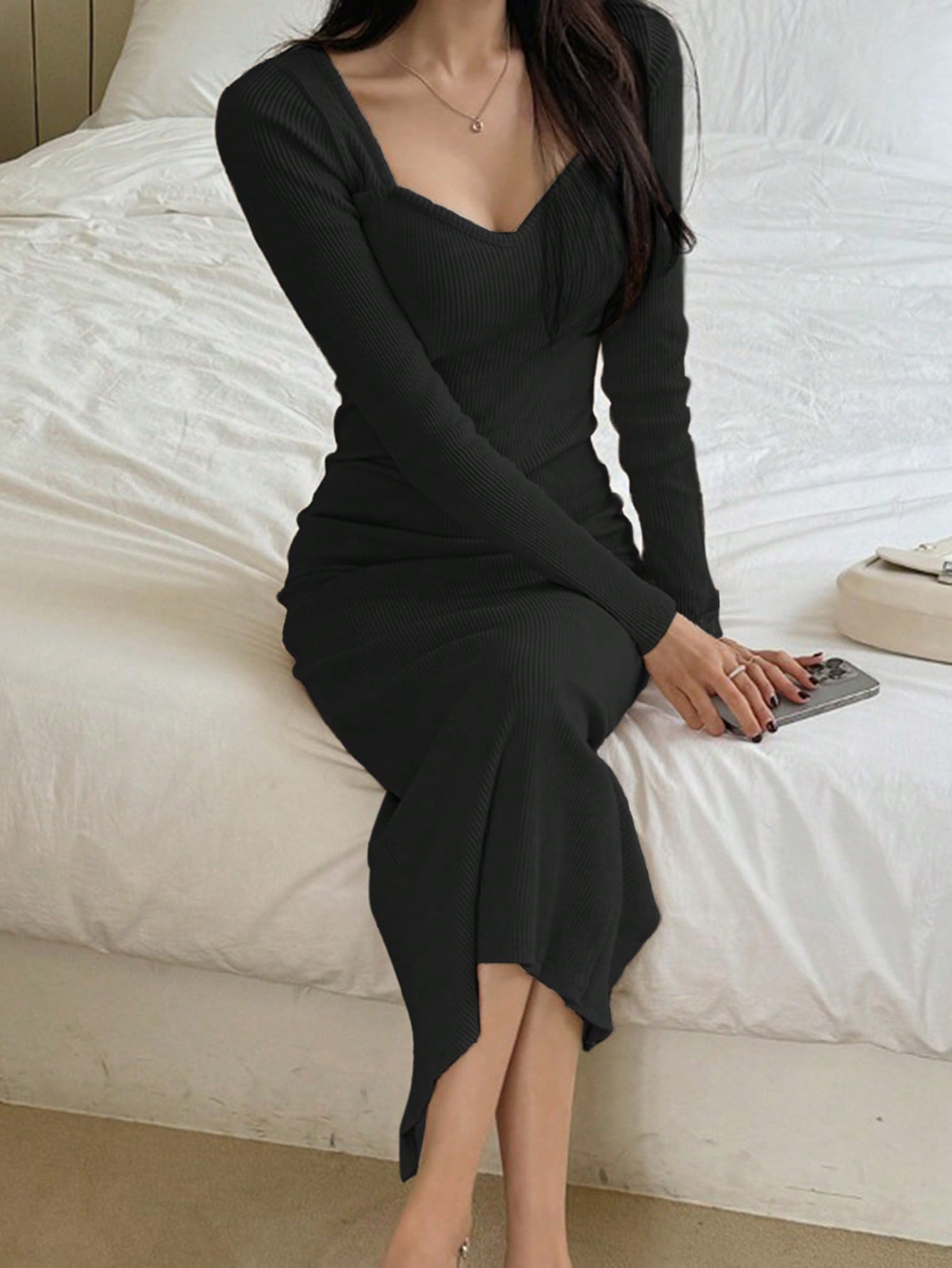 Vestido Midi Envolvente de Gola Quadrada