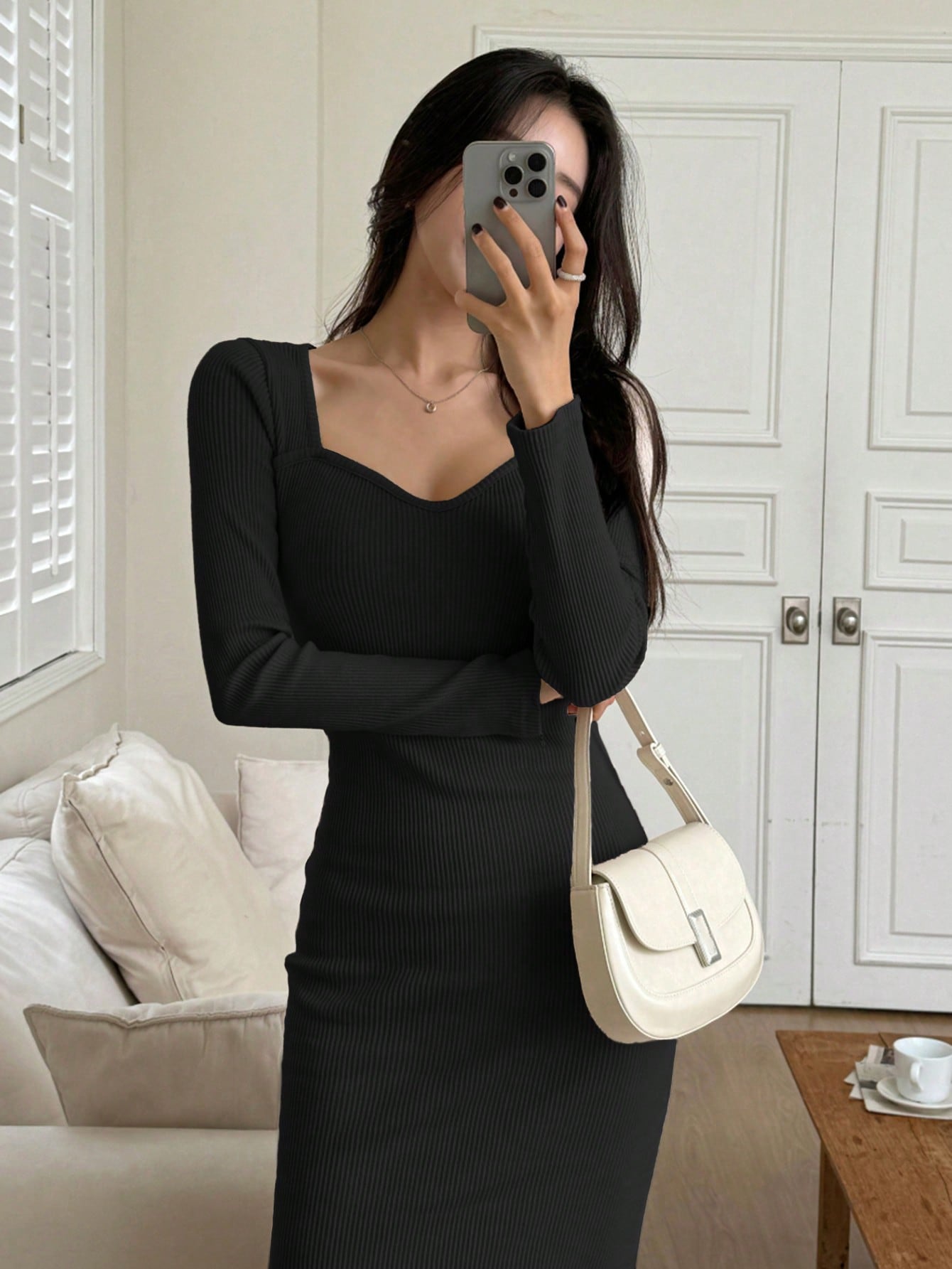 Vestido Midi Envolvente de Gola Quadrada