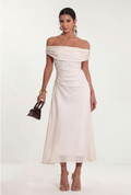 Vestido com Ombros à Mostra, Franzido Lateral, Sobreposição de Tule