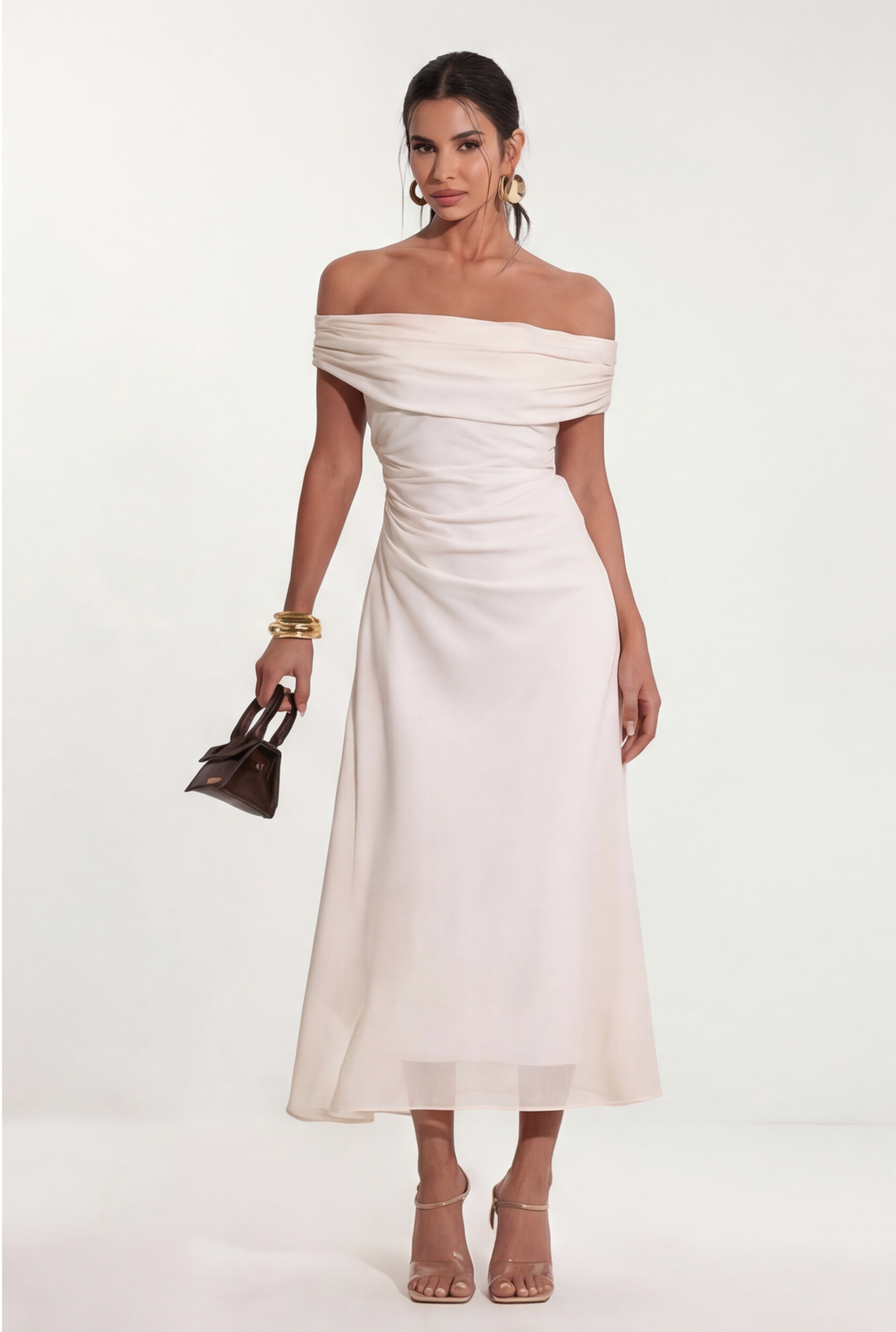 Vestido com Ombros à Mostra, Franzido Lateral, Sobreposição de Tule
